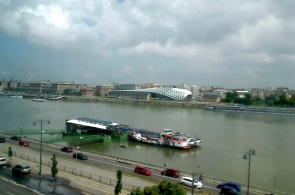 River dock on the Danube river. Webcam Budapest online