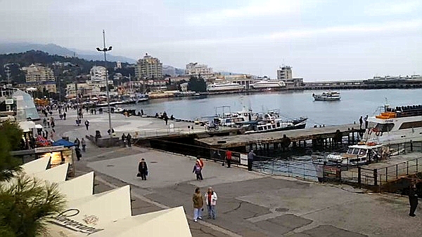 Embankment of Yalta webcam online