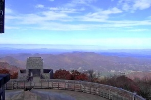 The top of the mountain Brasstown Bald North side web Cam online
