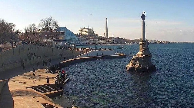 Monument to the scuttled ships. Sights of Sevastopol online