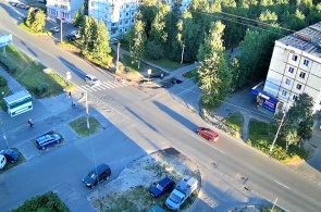Intersection of Butoma Avenue - Mira Street. Webcams Severodvinsk