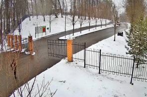 Sovetskaya Street. Entrance to Lyamina Park. Yakhroma webcams online