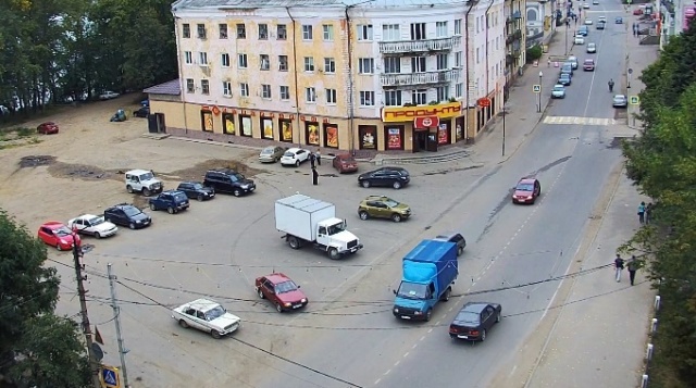 The intersection of Lenina square and Dzerjinskogo. Panrama webcam
