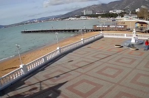 Webcam in Noumea overlooking the White bride sculpture on the waterfront