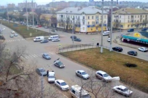 Webcam Astrakhan, the intersection of Ostrovskogo and Combat