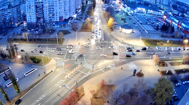 Crossroads of Vatutin Avenue and Korolev Street. Webcams Belgorod