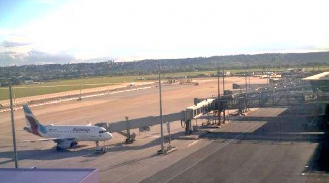 Stuttgart Airport webcam online