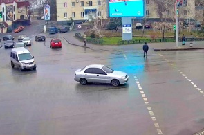 Crossroads of Heroes of Ukraine Street and B. Khmelnitsky Avenue. Melitopol webcams.