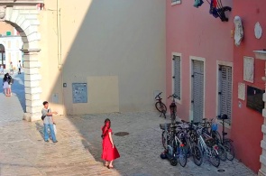 Arch in the Old Town. Rovinj webcams online