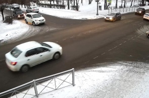 Crossroads of Karelskaya - Sovetskaya streets. Webcams Sortavala online