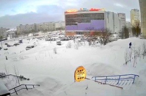 Look at the shopping center of North mountain. Webcam Murmansk online