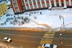 Pedestrian crossing at school # 3. Webcams Medvezhyegorsk online