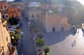 Piazza 9 April. Taormina webcams online