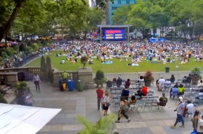 Bryant Park. New York webcams online