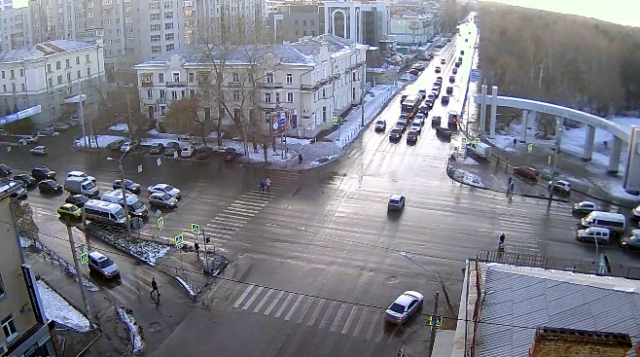The intersection of the Commune, and Engels. Chelyabinsk webcam online