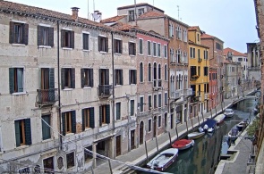 Canal view from hotel Pausania. Webcam Venice online