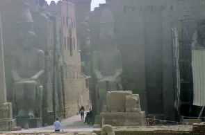 Panoramic webcam online with a view of the entrance to the Luxor temple