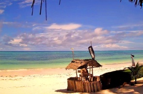 Beach near Bweyuu surf school. Zanzibar webcams