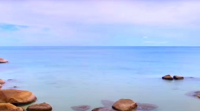 The beach of the Crystal Bay Beach Resort. Samui webcams