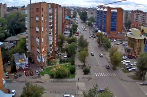 The intersection of Lenin Avenue is the alley of Tikhykh. Tomsk webcams online