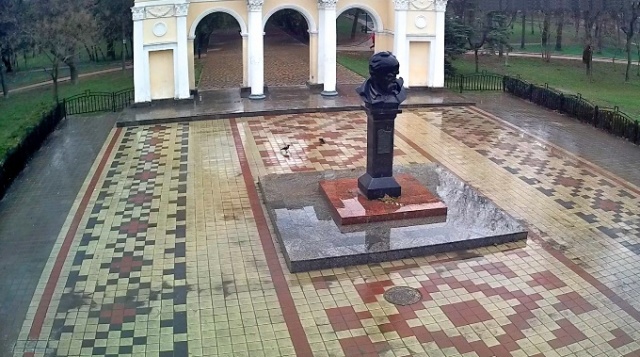 The Monument To Taras Shevchenko. Simferopol webcam online