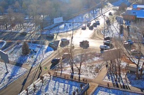 The intersection of Dzerzhinsky Avenue and Salmyshskaya. Orenburg webcams