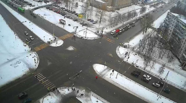 Web camera overlooking the intersection of Chapaev-Mira streets