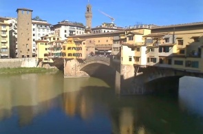 Ponte Vecchio famous bridge over the Arno river