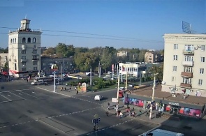 The intersection of Lenin Avenue and Metallurgists