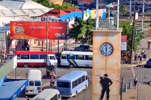 Clock tower at the crossroads. Webcams Kingston