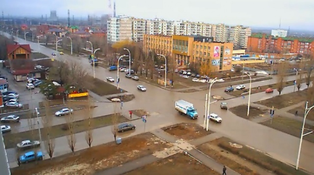 The crossroads of street of Gagarin and Enthusiasts. Volgodonsk webcam online