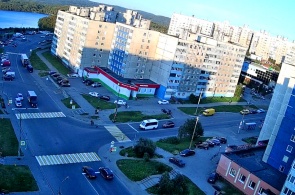Crossroads of Skalnaya and Mira streets. Webcams Murmansk