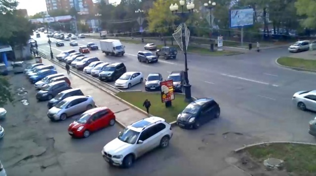 Lenin street from the building provider E-Telekom. The Khabarovsk webcam online