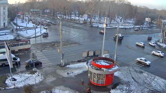The intersection of Gorky and the First Five-year plan. Chelyabinsk webcam online