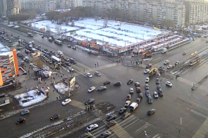 The intersection of the street Chicherina - Victory Avenue. Chelyabinsk webcam online