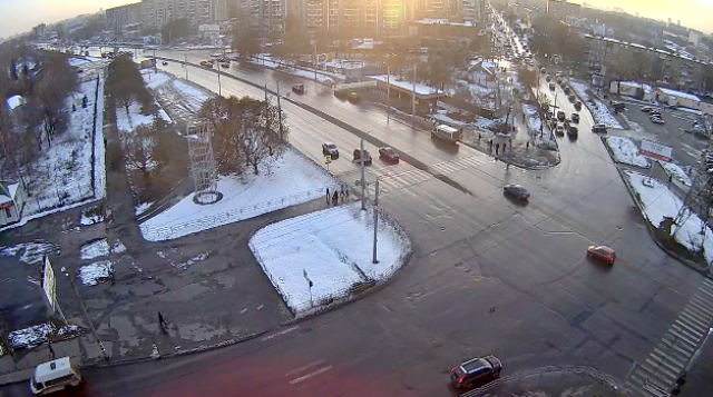 The intersection of Komarova - str. Chelyabinsk webcam online