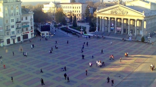 The theater square of Ternopil webcam online