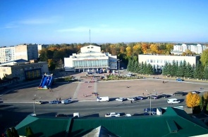 The Central square of the city Volochysk web camera online