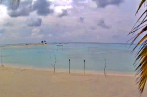 View of the Innakhura resort. Maldives webcams