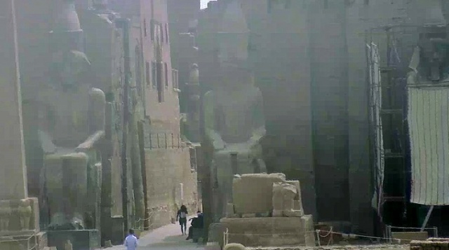 Panoramic webcam online with a view of the entrance to the Luxor temple
