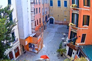 Live stream overlooking Campiello Marinoni o De La Fenice, Venice (Italy)