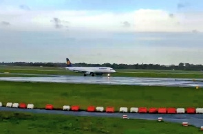 Dusseldorf airport, runway