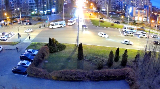 Crossroads of Gubkin and Budyonny streets. Webcams Belgorod